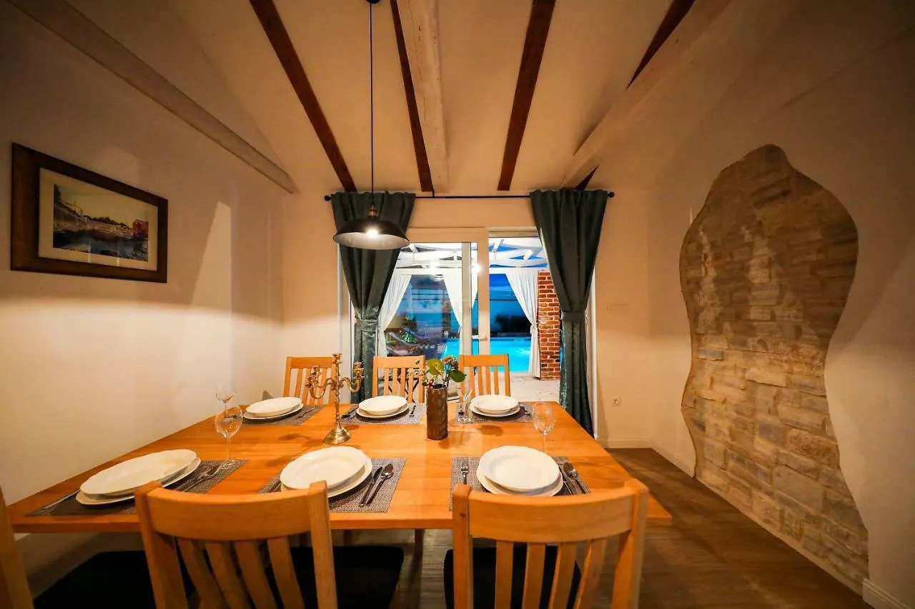 Holiday Home Ikka With Swimming Pool Pridraga 0*,