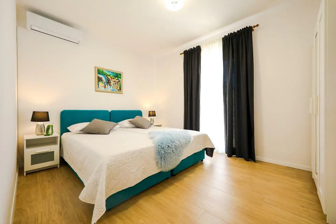 Holiday Home Ikka With Swimming Pool Pridraga